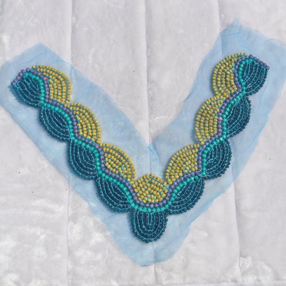 Vintage Trims 6Pcs for $10 Vintage Trims embroidered and beaded Applique tops - Picture 4 of 5